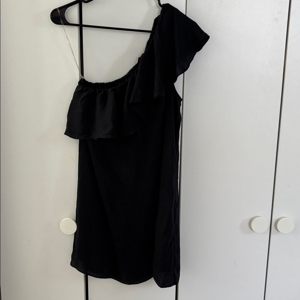 Black One-Shoulder Ruffle Dress